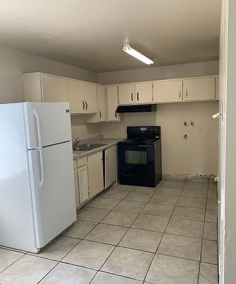 1839 W Lake Park Dr — Photo 2