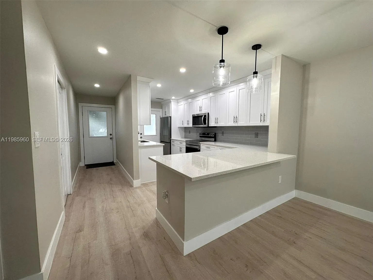 Victoria Manor — Photo 4