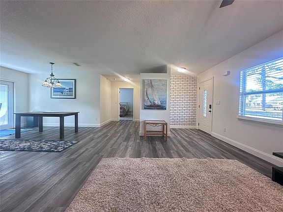 4th image of 200 28th St