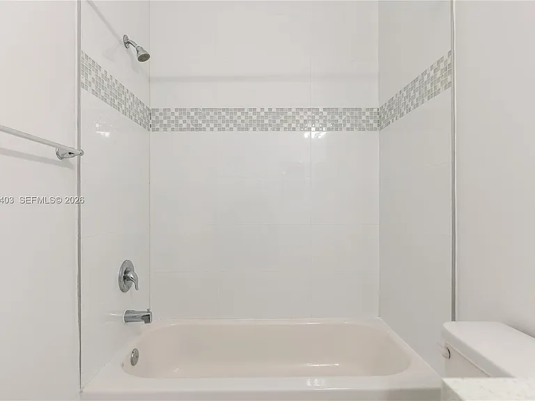 2610 NE 213th St #103 — Photo 17