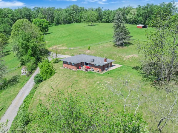 383 Ridgemont Dr, Midland, PA 15059