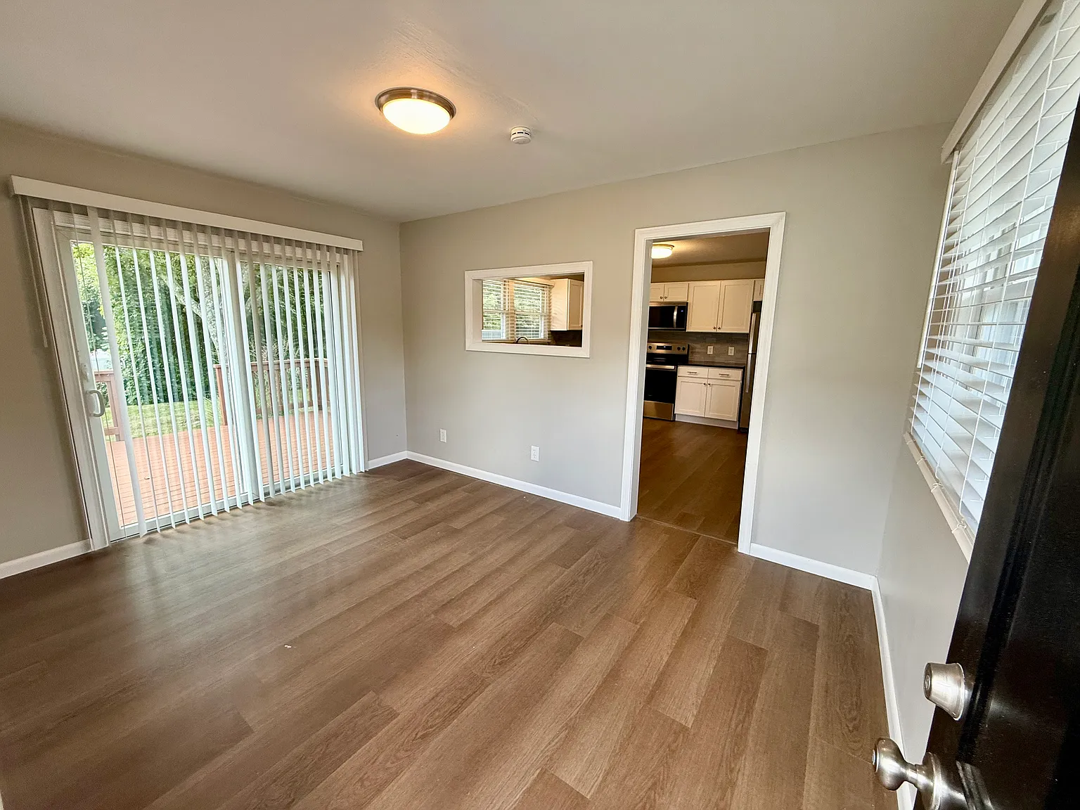 3 bed, 1104 sqft, $3,250 — Photo 2