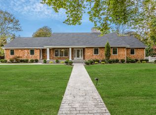 201 S Country Rd, Bellport, NY 11713