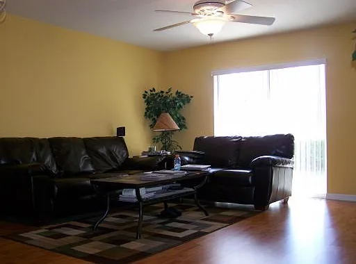 3 bed, 2.5 bath, 1476 sqft, $2,250 — Photo 3