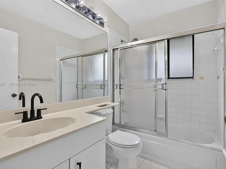 587 NW 38th Ave — Photo 24