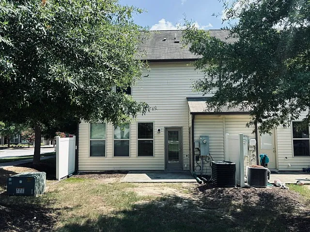 4499 Middletown Dr — Photo 32