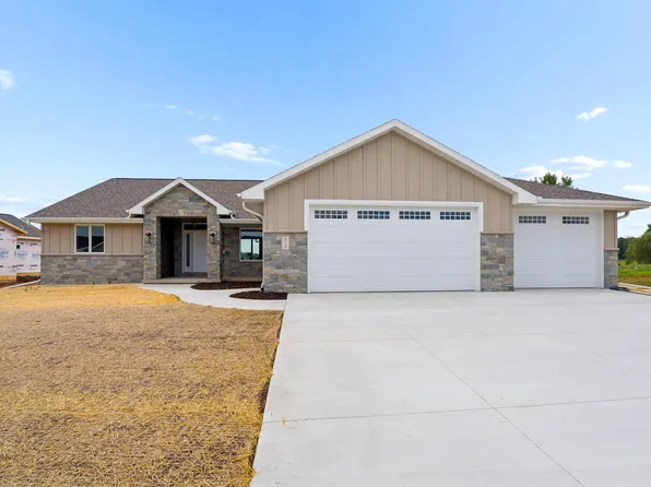 212 Kerrigan Dr, Wrightstown, WI 54180