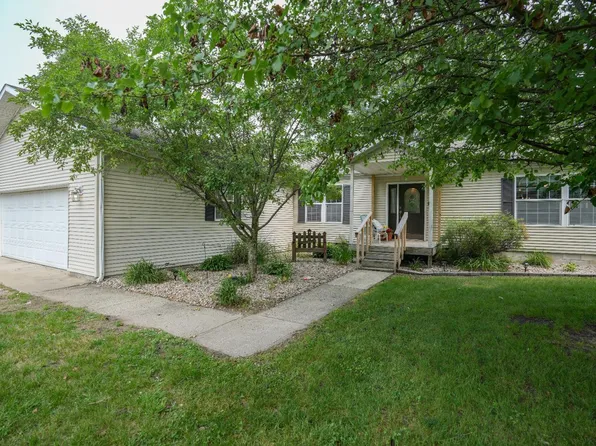 40 W Howard Dr, North Judson, IN 46366