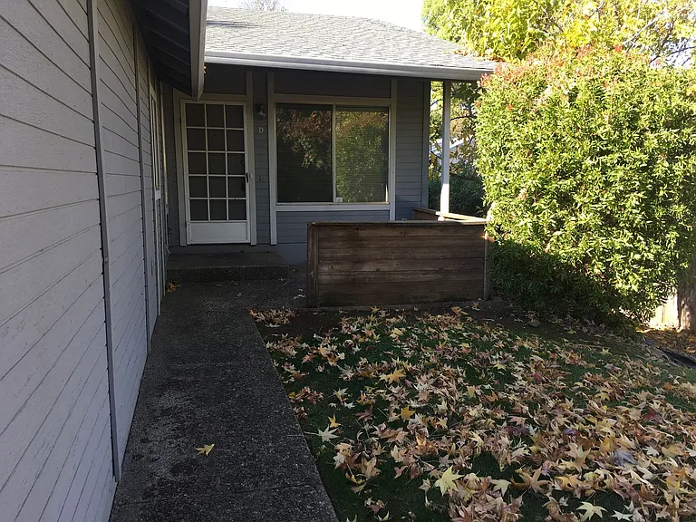 5331 Valleyridge Dr — Photo 2