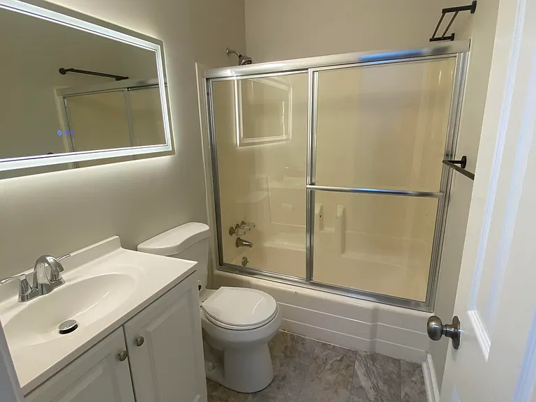Hall Full Bathroom