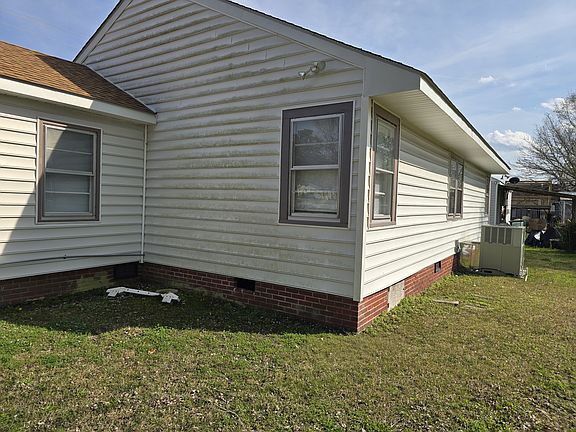2nd image of 305 N Grimes St