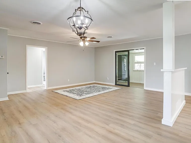 428 Live Oak Ln — Photo 8