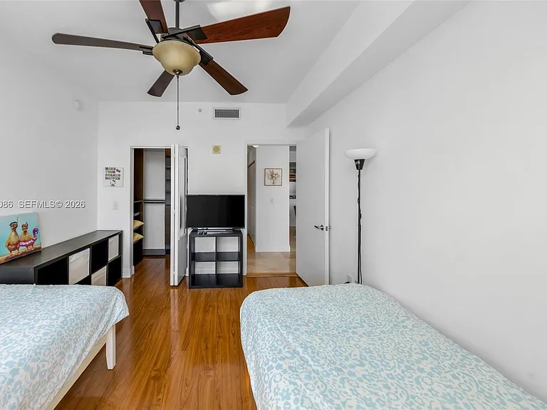 3131 NE 188th St #1910 — Photo 24