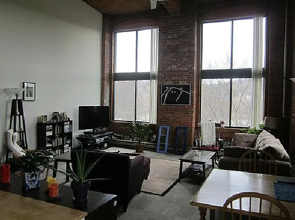 The Woolen Mill — Photo 9