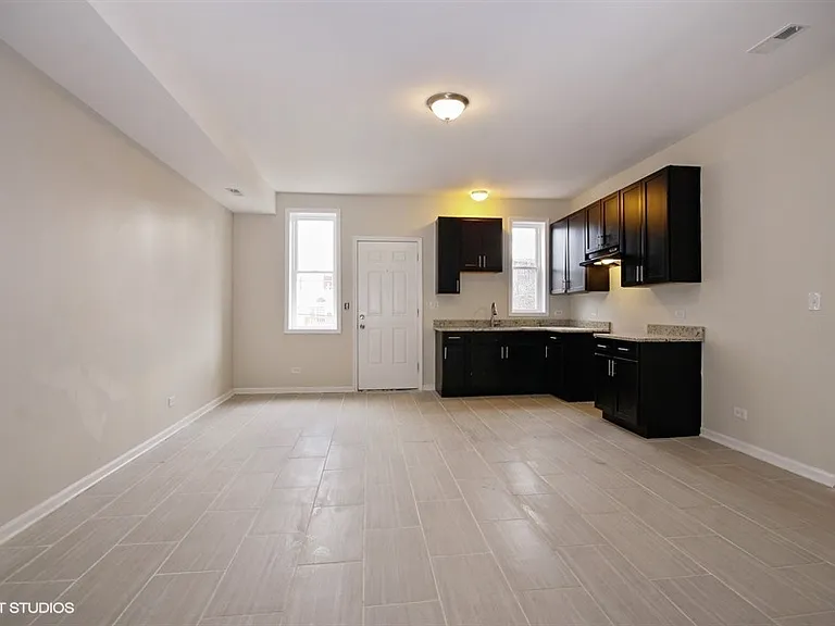 7311-13 S Stewart Ave — Photo 3