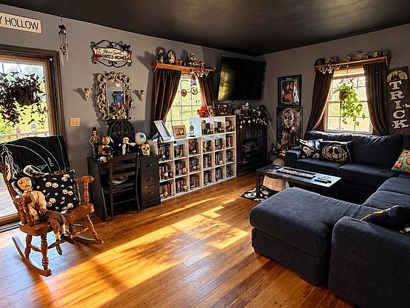 3rd image of 5343 Middle Dr