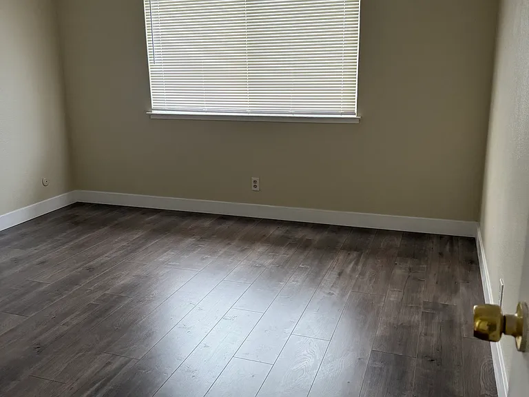 123 La Fresa Ct #4 — Photo 4