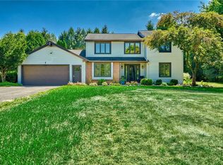 1 Lantern Ln, Honeoye Falls, NY 14472