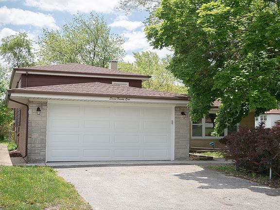 2nd image of 721 E 170th St