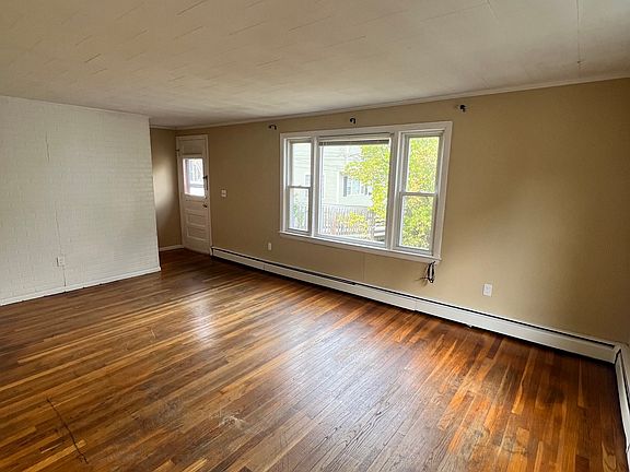 2nd image of 557 S Main St APT A