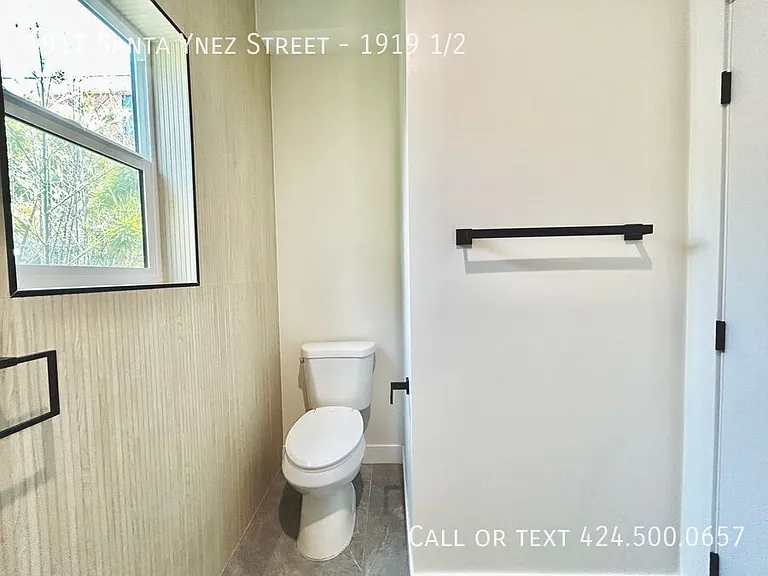 1917 Santa Ynez St #1919-1/2 — Photo 25