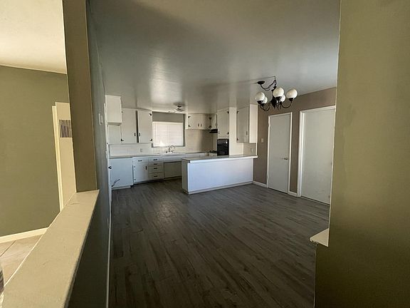 4th image of 16211 Vallejo St