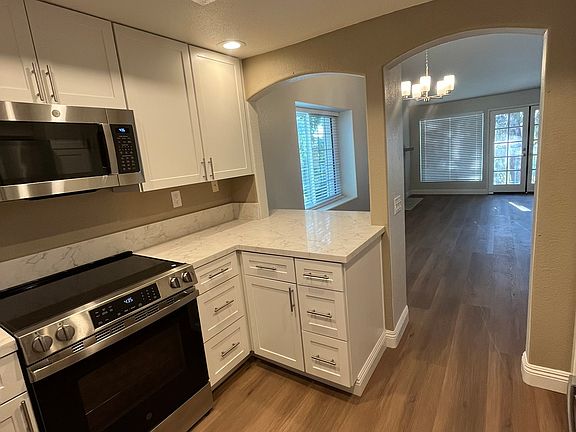 3rd image of 16274 Avenida Venusto Unit E