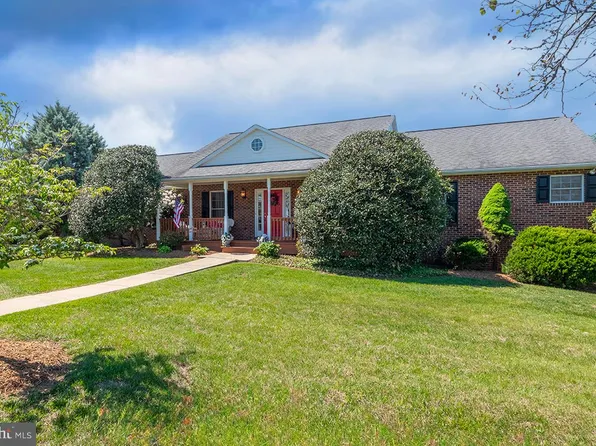 5265 Bear Hollow Ln, Viewtown, VA 20106