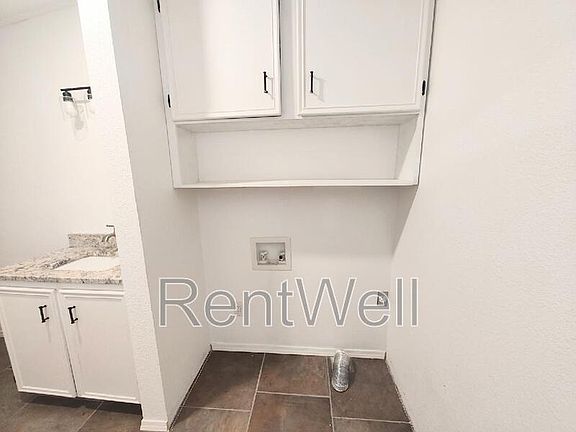 3rd image of 113 W Cedar St #B