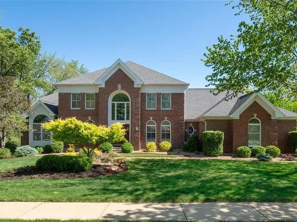 17705 Greystone Terrace Dr, Chesterfield, MO 63005