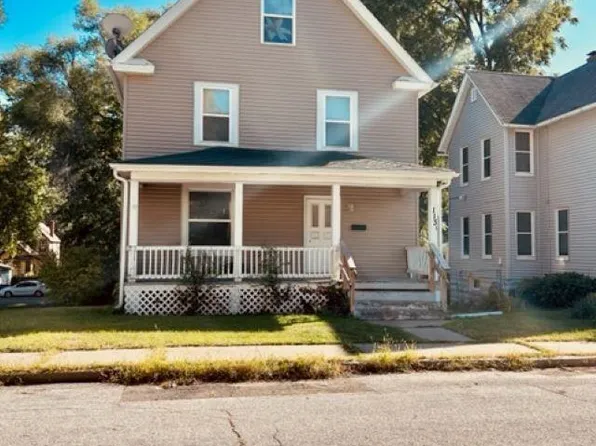 1131 E 15th St, Davenport, IA 52803