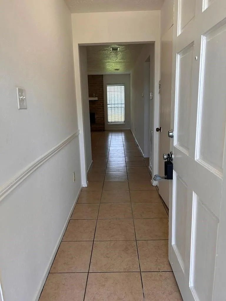 4 bed, 2.0 bath, 1488 sqft, $1,900 — Photo 3