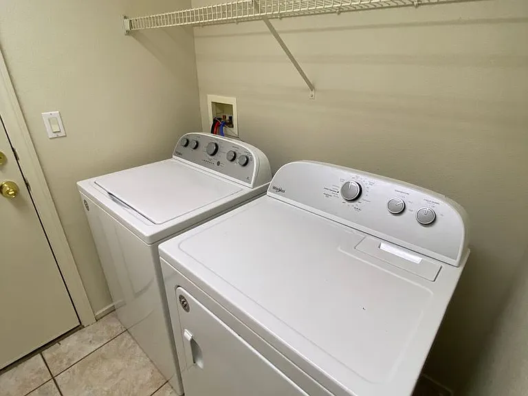 10185 Birch Bluff Ln — Photo 14