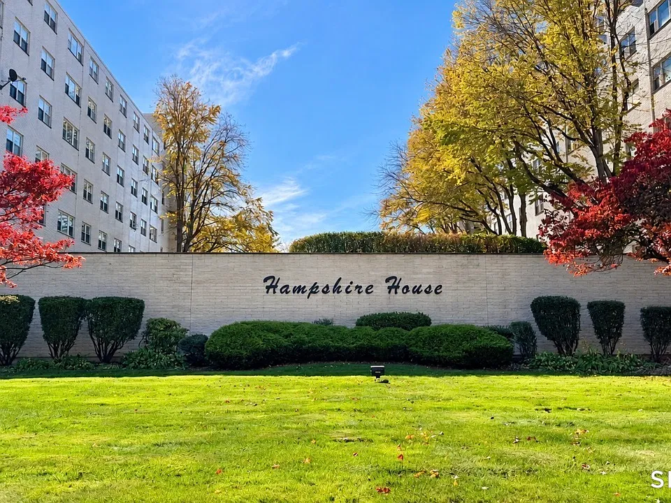 893 Farmington Ave #1C