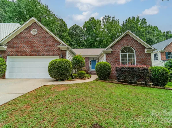 2945 Redfield Dr, Charlotte, NC 28270