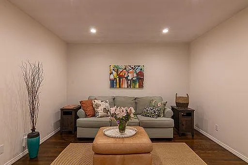 4353 Illinois St — Photo 13