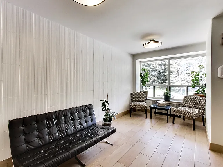 2100 Bathurst St #308 — Photo 22