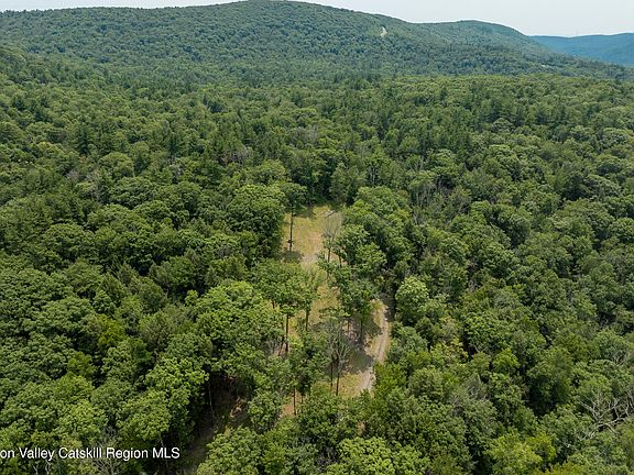 3rd image of 276 E Hill Road