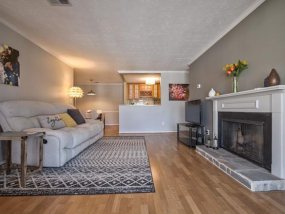 2nd image of 1104 Countryside Pl SE
