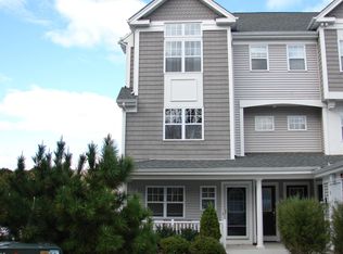 211 Waterside Close, Peekskill, NY 10566