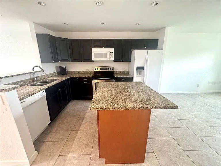 9201 Tudor Dr #C212 — Photo 6