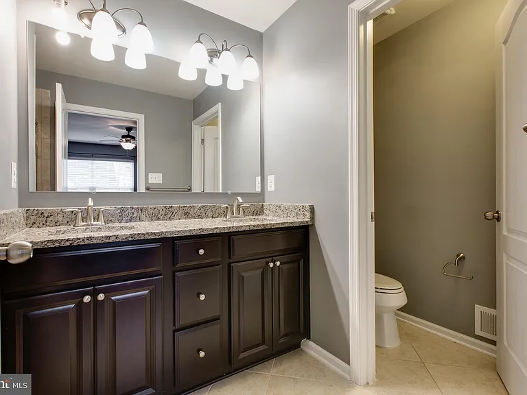 1314 Hawthorn Dr — Photo 21