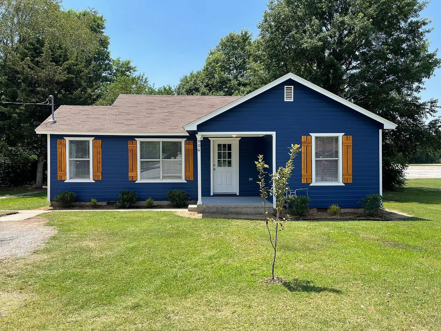 906 N Gutensohn Rd — Photo 1