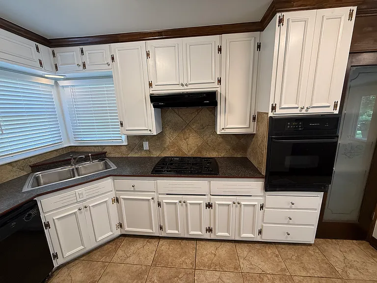 4558 E 38th Pl — Photo 5