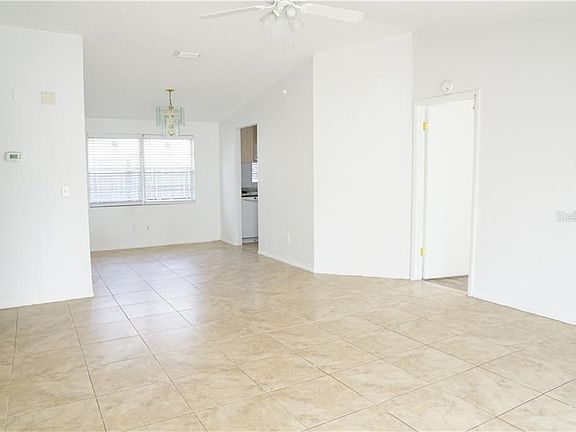 5th image of 8239 Ravencroft Dr
