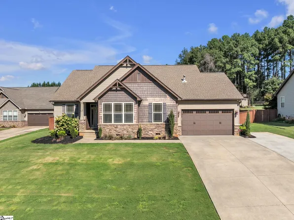 22 Pebblebrook Ct, Greer, SC 29651