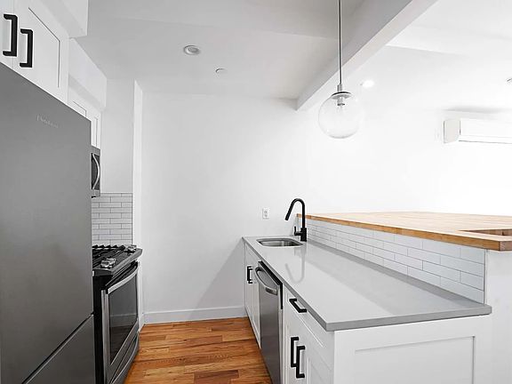 4th image of 1273 Dekalb Ave #1