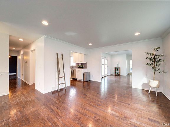 5th image of 2718 Sexton Rd