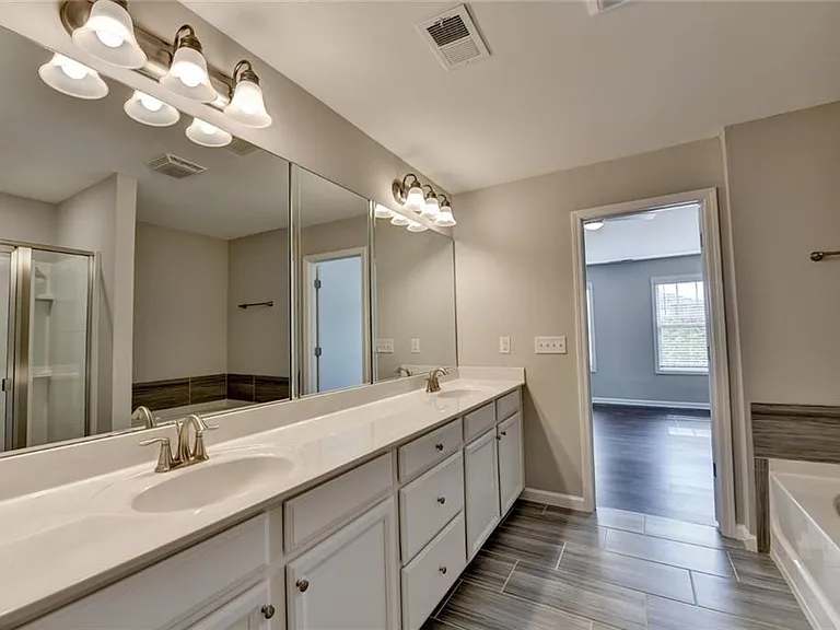 7245 Heritage Oak Ct — Photo 45