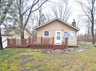 968 Mallock Rd, White Lake, MI 48386